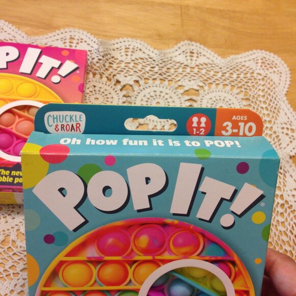 Pop It! Bubble toy bundle, two new Chuckle and Roar bubble popping games - Picture 3 of 5